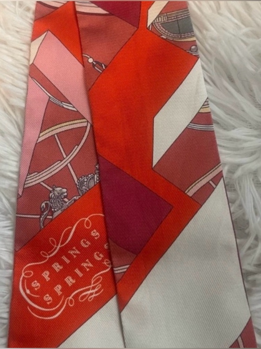 Hermès Silk “Springs Springs” Twilly Orange Bois de Rose. Full set with tags. - Picture 5 of 10